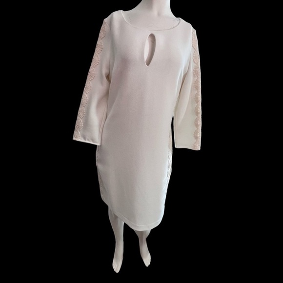 Jessica Simpson Lined Dress with Crotchet Detail. Size 10 - Picture 3 of 15